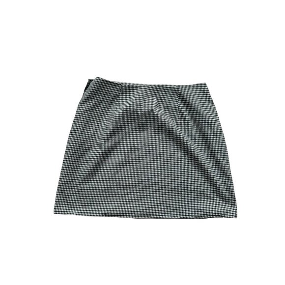 URBAN OUTFITTERS Black White Plaid Button Detail Skirt Size Medium - Picture 2 of 7